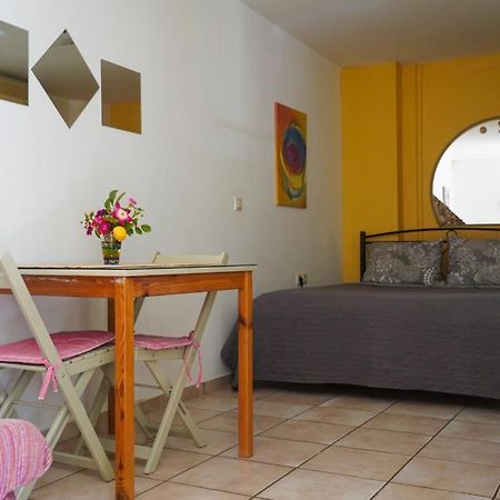 Cosy Guest House With Private Yard Saronida Kültér fotó