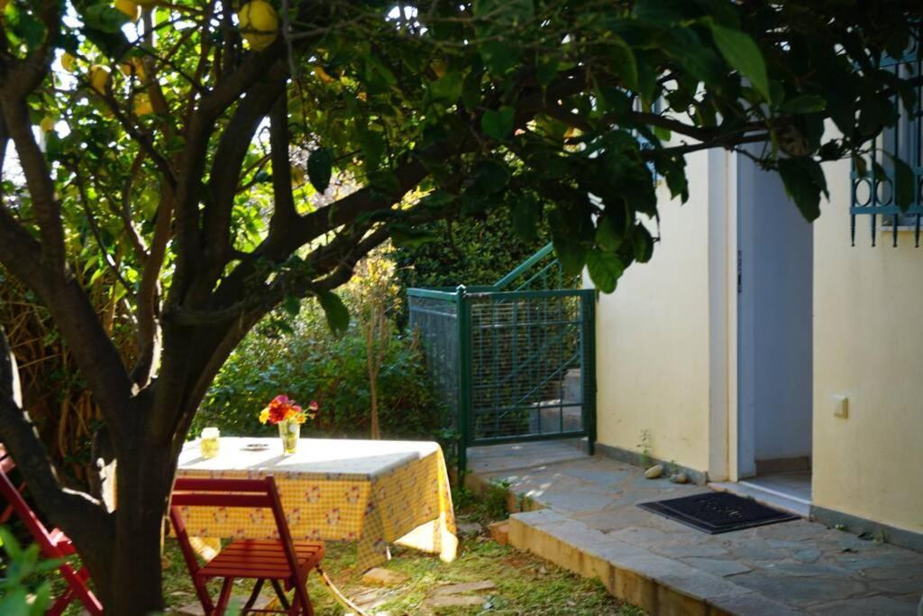 Cosy Guest House With Private Yard Saronida Kültér fotó