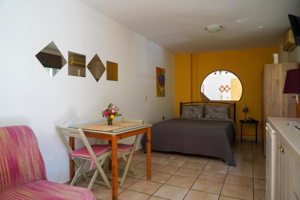 Cosy Guest House With Private Yard Saronida Kültér fotó
